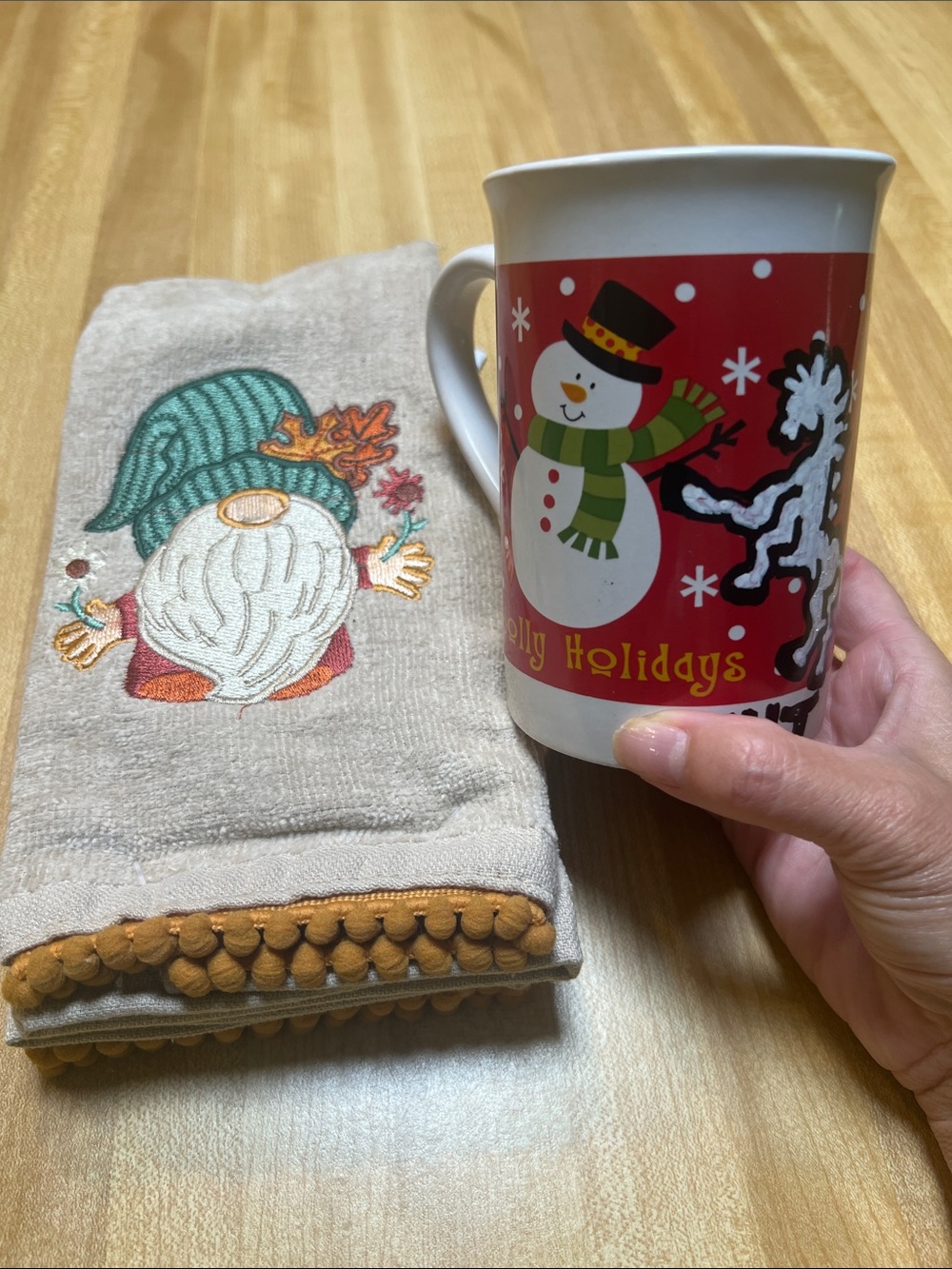3093*Holiday Snowman WHT Horse Mug and Gnome Embroidered Towel Set - Red & Beige